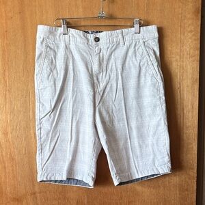 Company 81, Men Flat front Shorts, Size 32, Cream